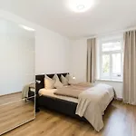 Center Tirol Apartamento *