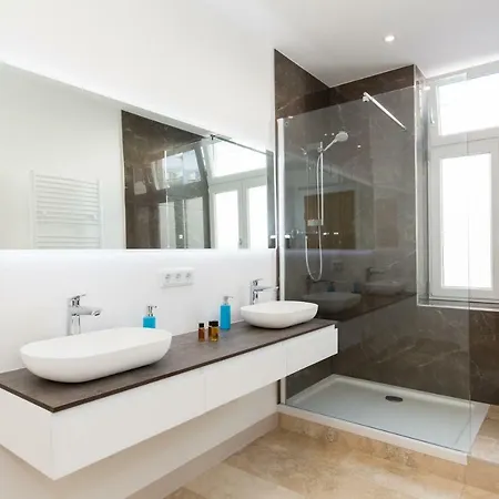 Center Tirol * אינסברוק